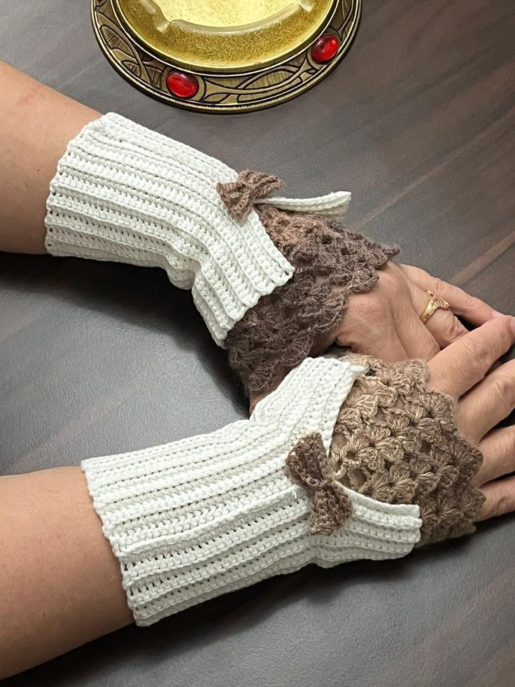 HAND COVER